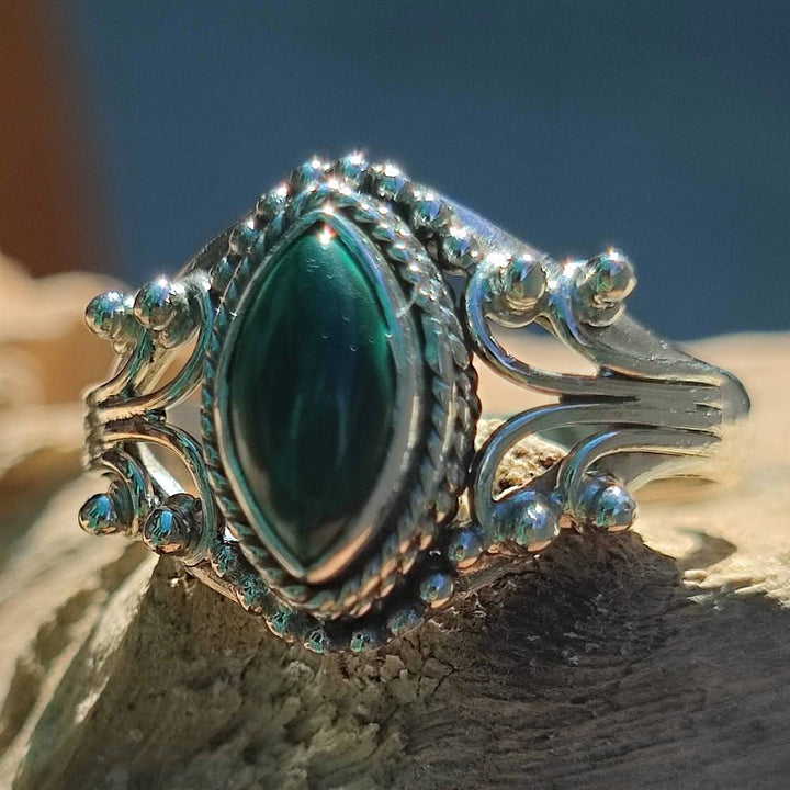 Anello con pietra in argento 925 - HIRAKUD
