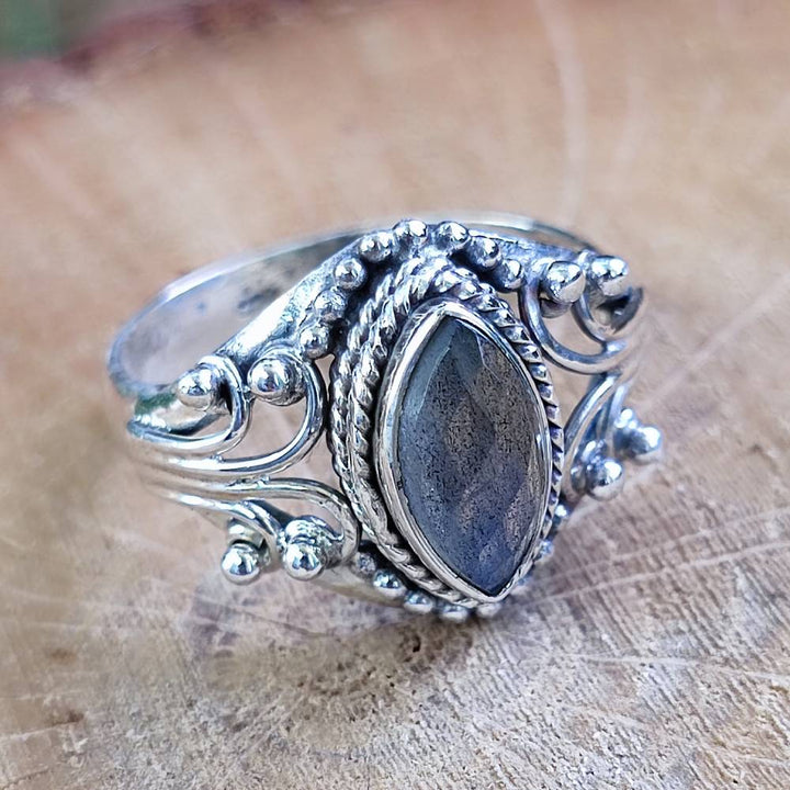 Anello con pietra in argento 925 - HIRAKUD