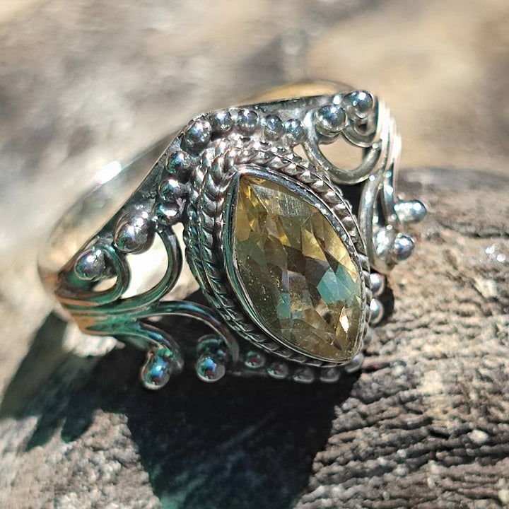 Anello con pietra in argento 925 - HIRAKUD