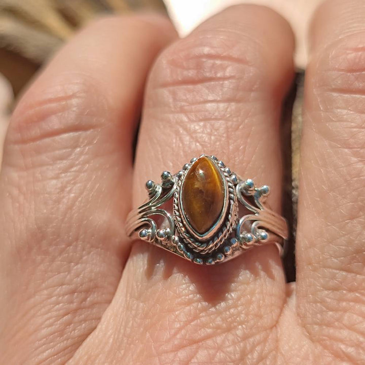 Anello con pietra in argento 925 - HIRAKUD
