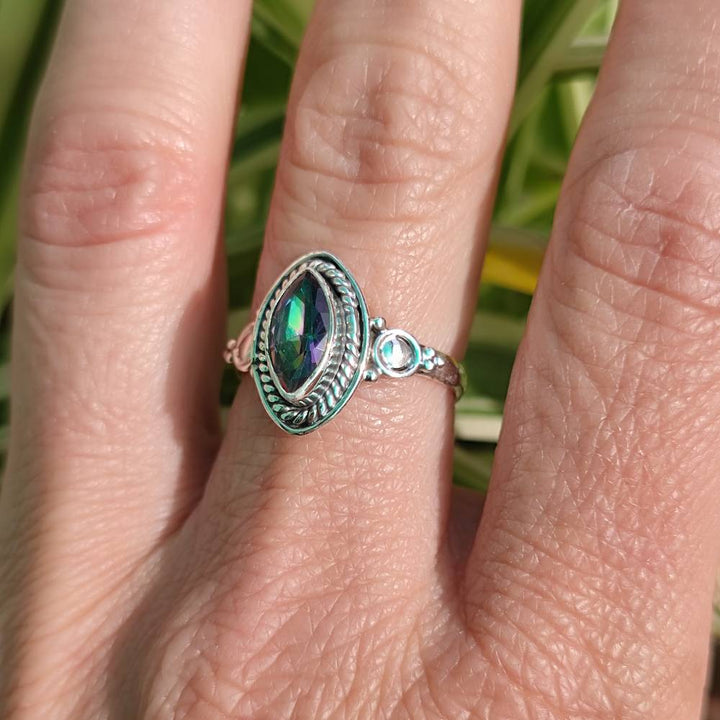 Anello con pietra in argento 925 - KOTMA
