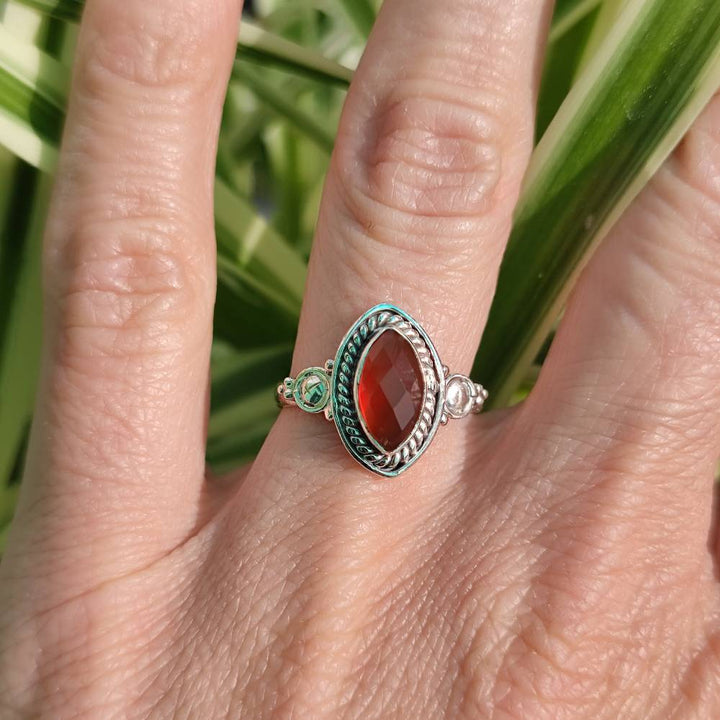 Anello con pietra in argento 925 - KOTMA