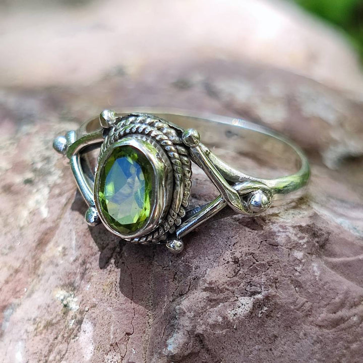 Anello con pietra in argento 925 NALIN peridoto