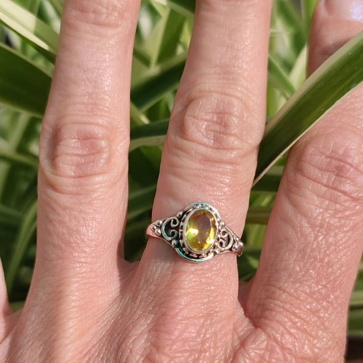 Anello con pietra in argento 925 - NIWARI