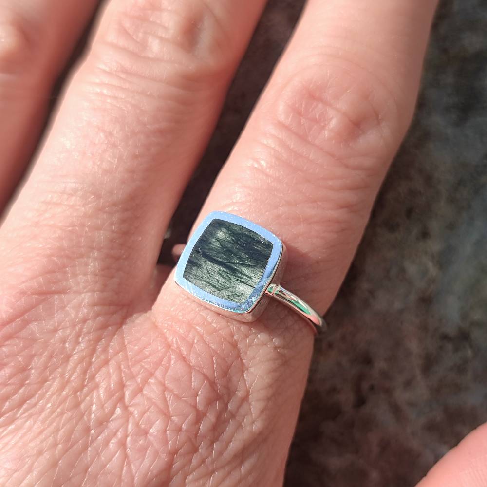 Handcrafted 925 silver ring with stone - UDPURA