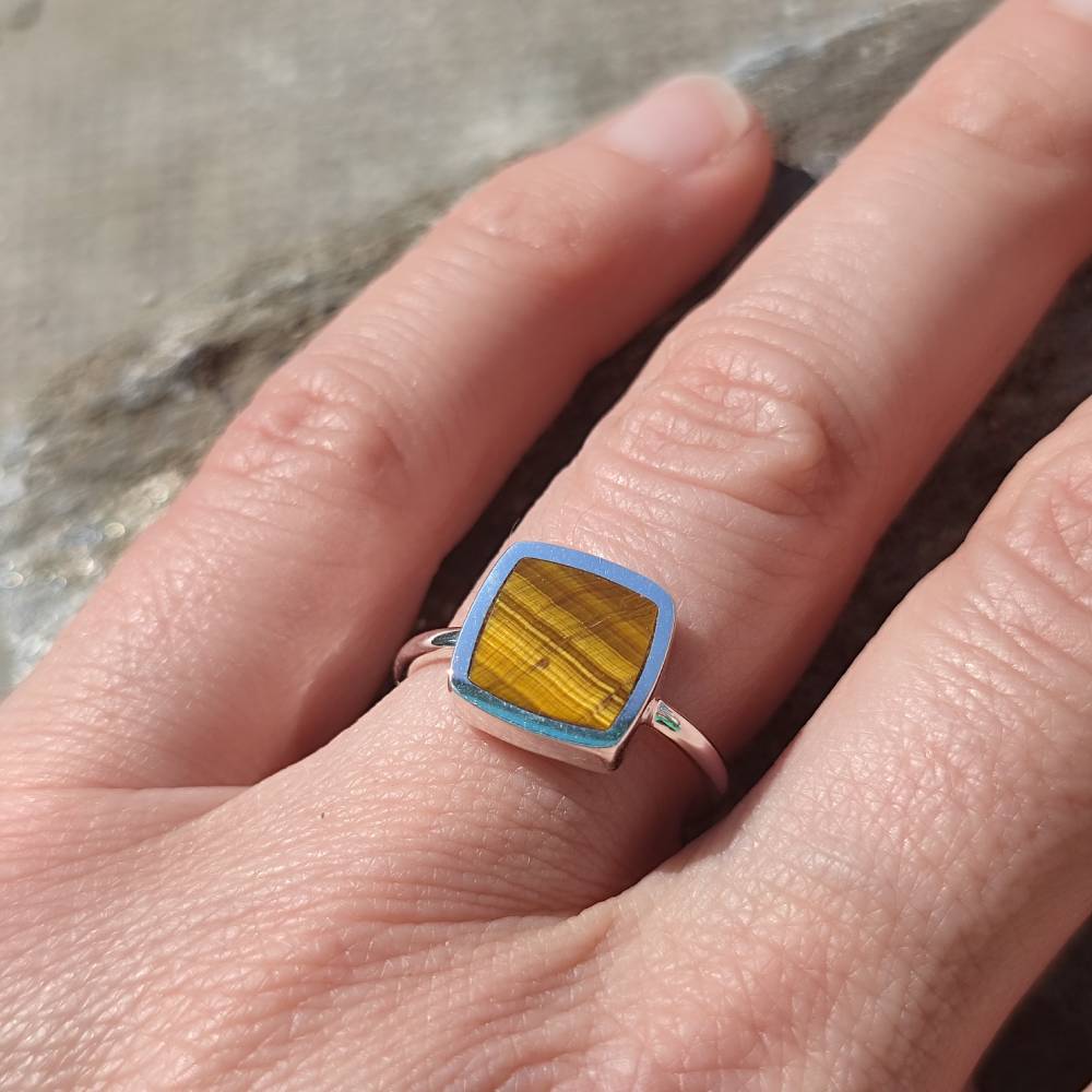 Handcrafted 925 silver ring with stone - UDPURA