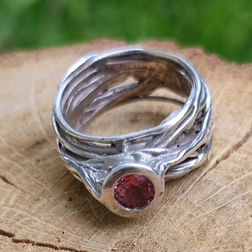 Anello artigianale in argento 925 con tormalina rosa  - Pezzo unico