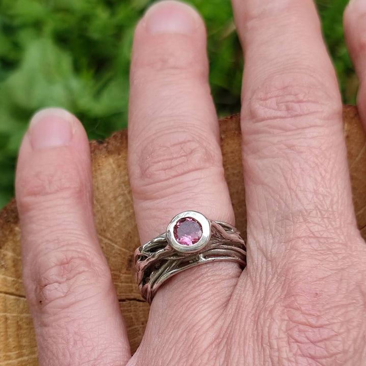 Anello artigianale in argento 925 con tormalina rosa  - Pezzo unico