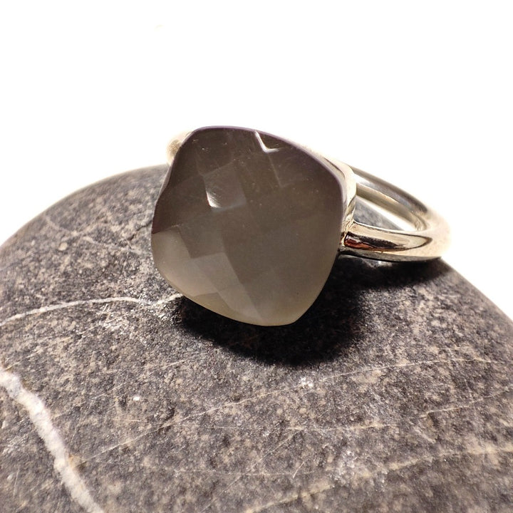 Ring mit Stein aus 925er Silber – GRATIS