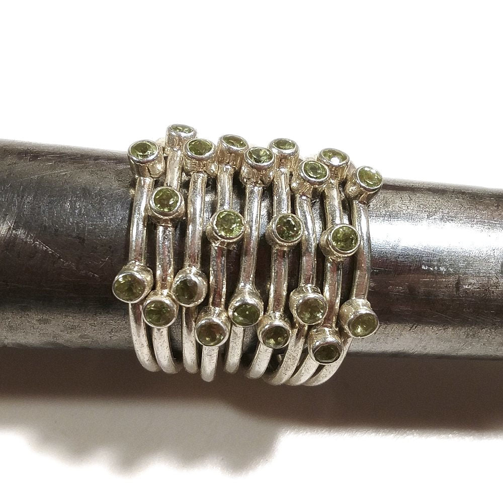 Anello in argento 925 con peridoto