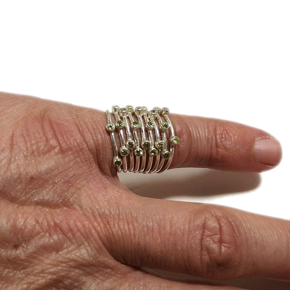 Anello in argento 925 con peridoto