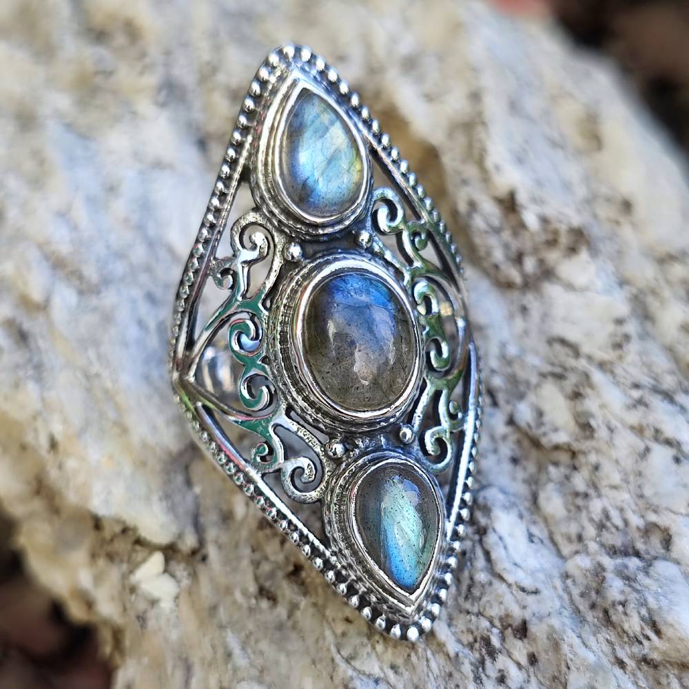 Anello artigianale con pietra in argento 925 - MALDA