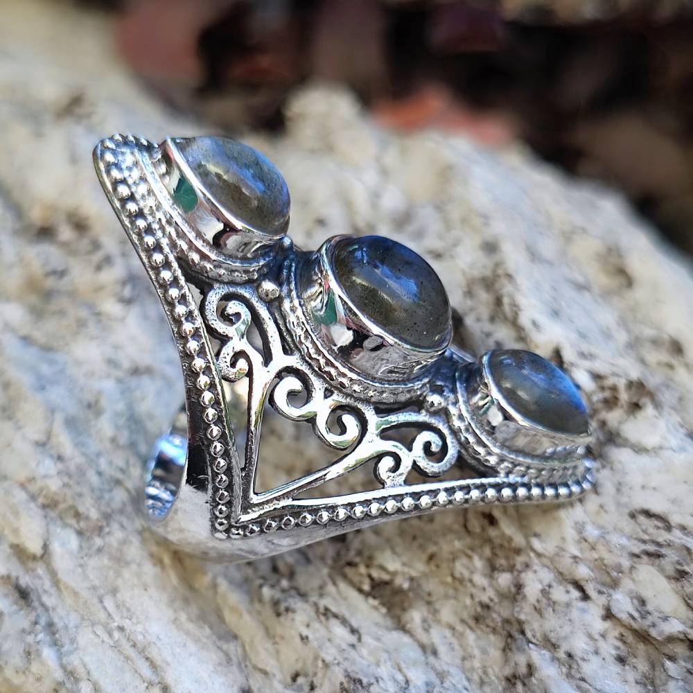 Anello artigianale con pietra in argento 925 - MALDA