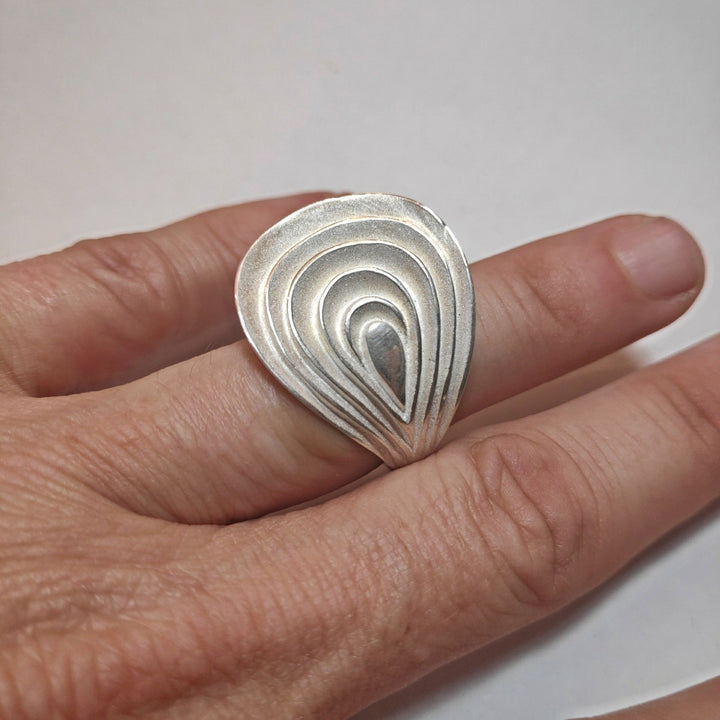 Anello a forma di ventaglio stilizzato - SENSU