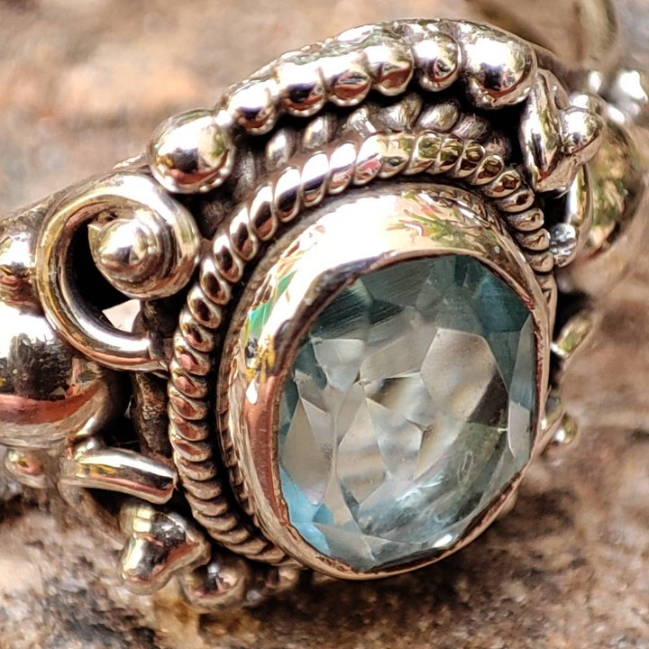 Anello ARUNIMA in argento 925 con pietra | GIOIELLI IN ARGENTO