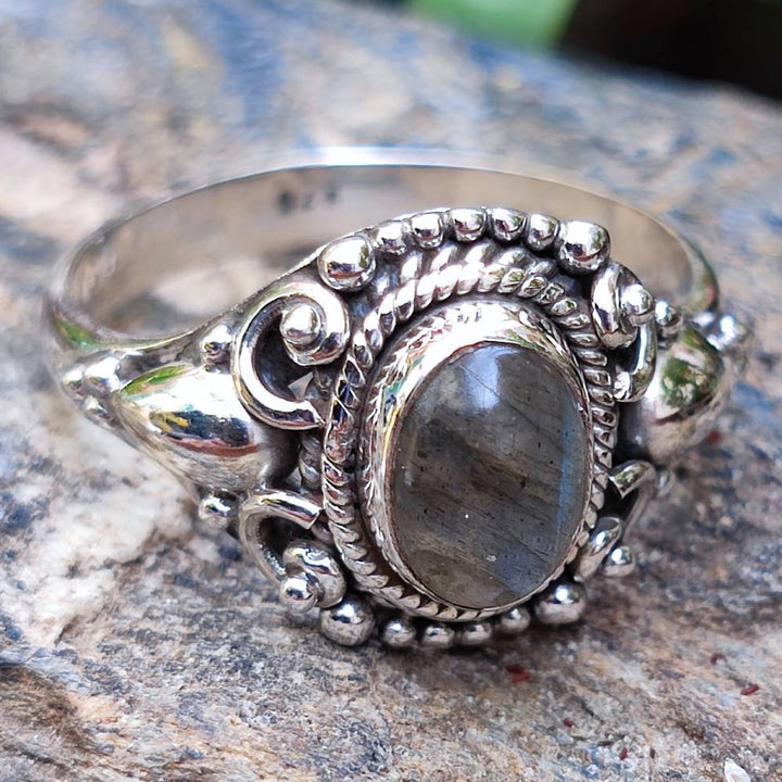 Anello ARUNIMA in argento 925 con pietra | GIOIELLI IN ARGENTO