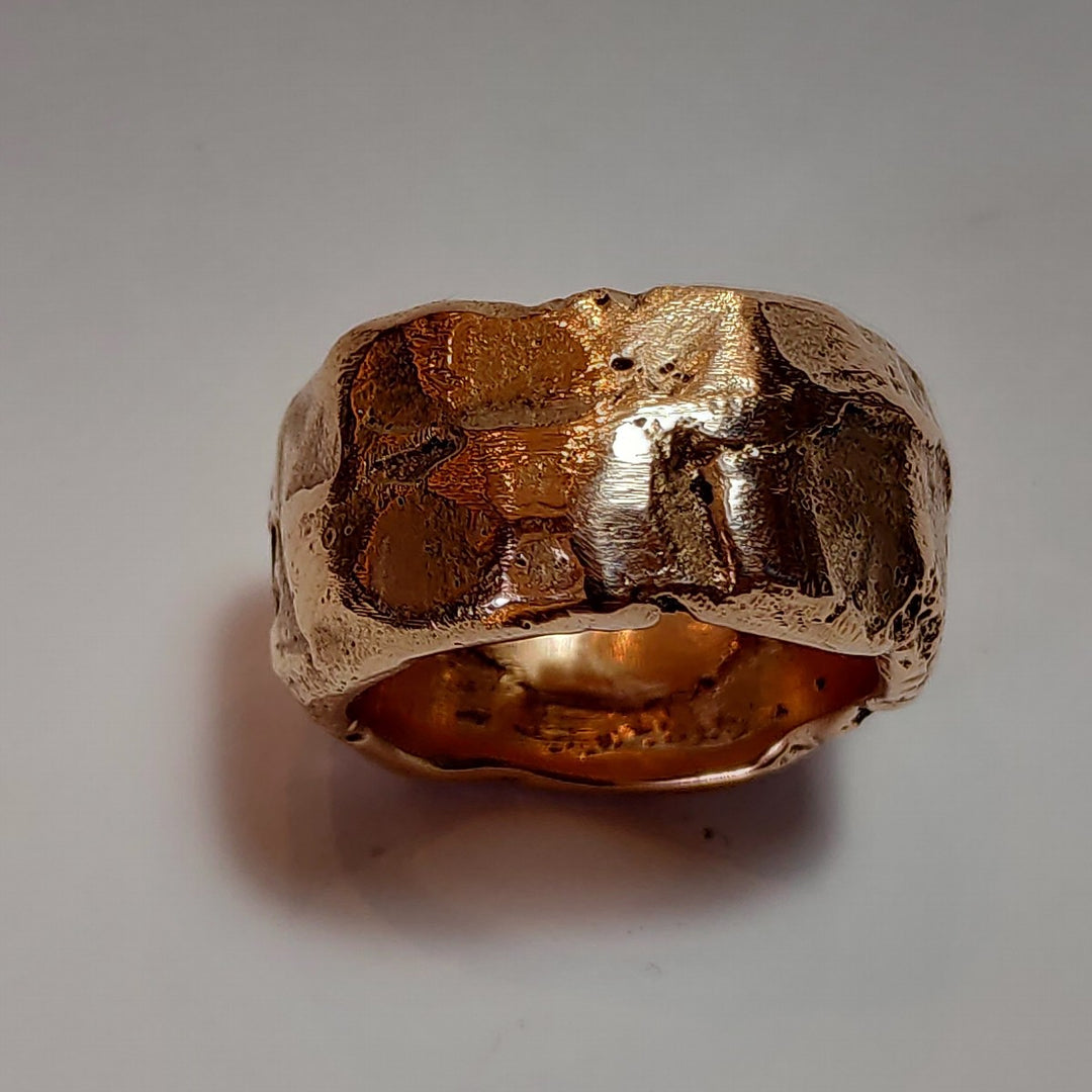 Ring aus Bronze und Granat – Bronzezeit 1968