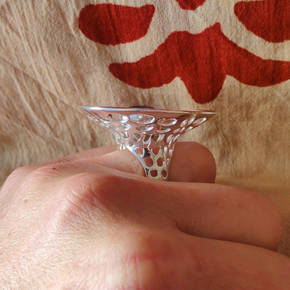 Anello NEWAGE con pietra in argento 925 vista laterale