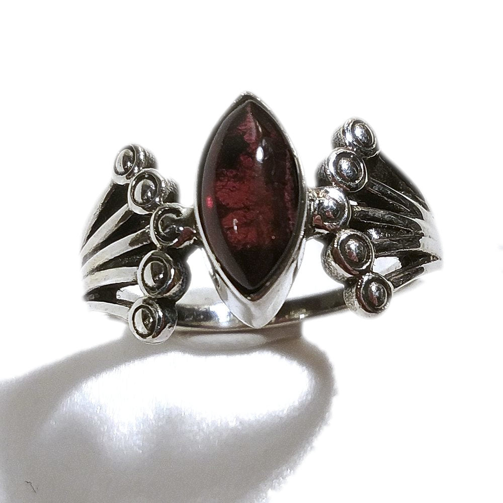 Anello con pietra Granato