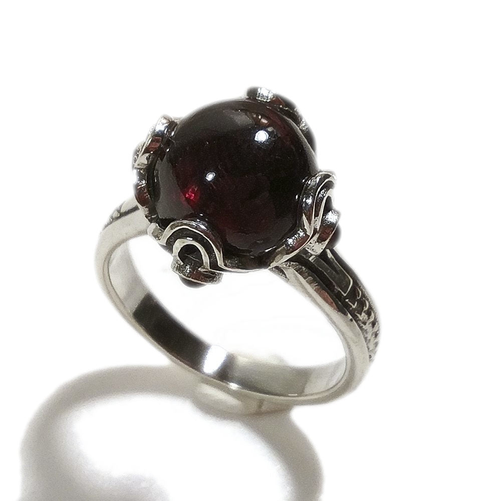 Anello con pietra in argento 925 - modello NAYA Granato