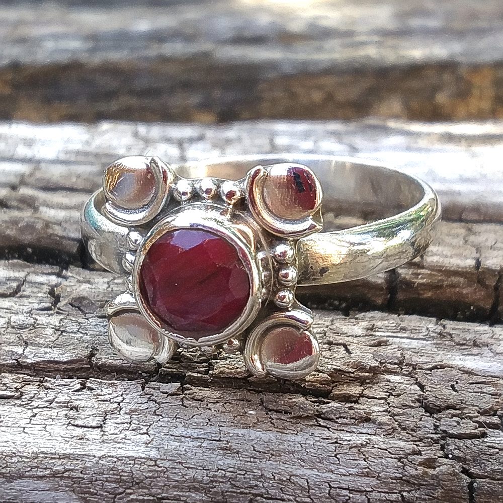 Anello con pietra  rubino in argento 925 - ADAH
