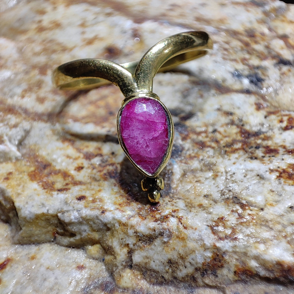Ethnic AASTHA RING in brass with stone - Original Indian jewelry