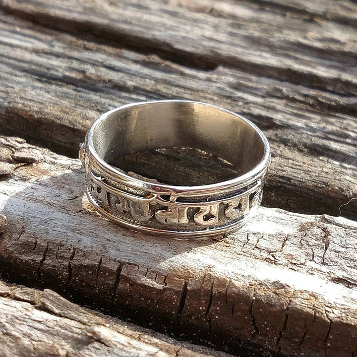 Anello OM MANI PADME HUM argento - Siddi