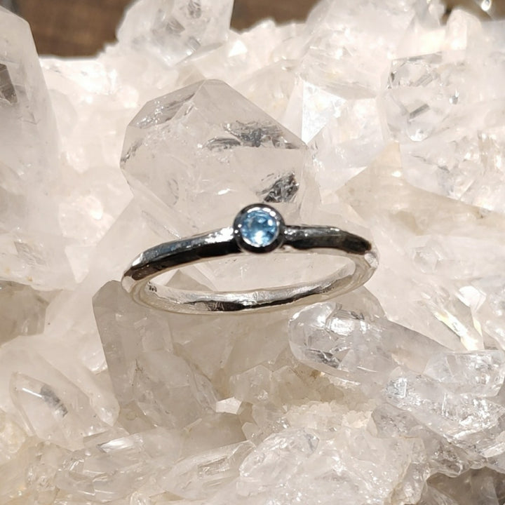 Handgefertigter 925er Silberring mit Stein – KYLIE
