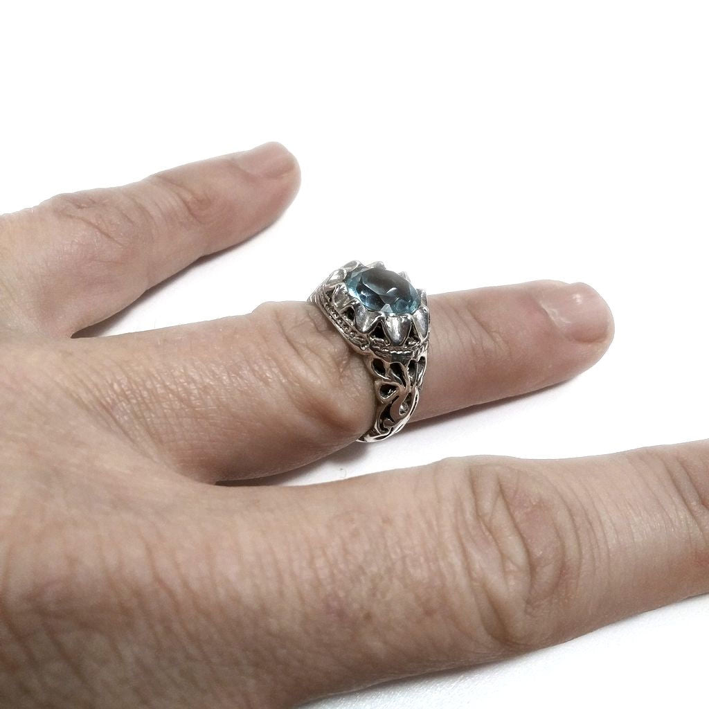 Anello con pietra in argento 925 con Topazio azzurro | GIOIELLI ETNICI