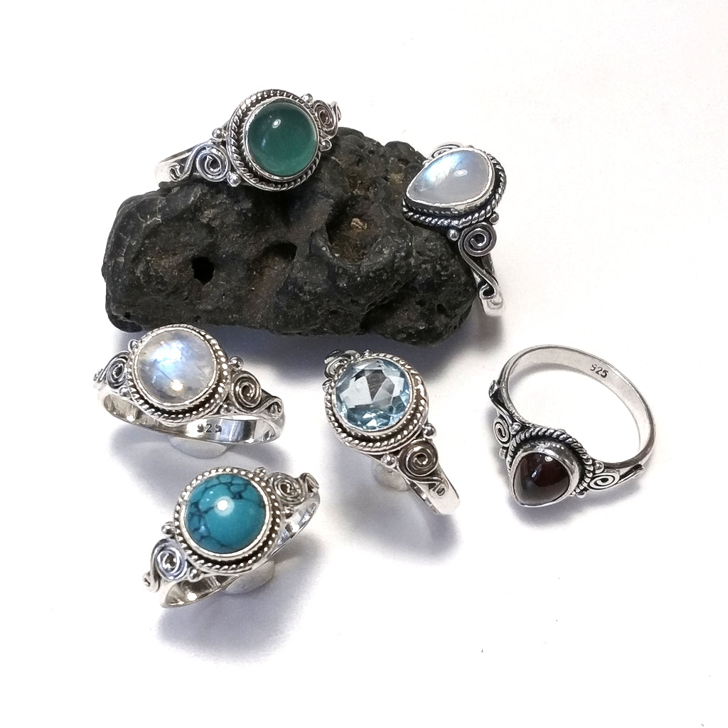 ANELLO artigianale in argento 925 con Pietra di Luna , Granato , Topazio azzurro | GIOIELLI CON PIETRE