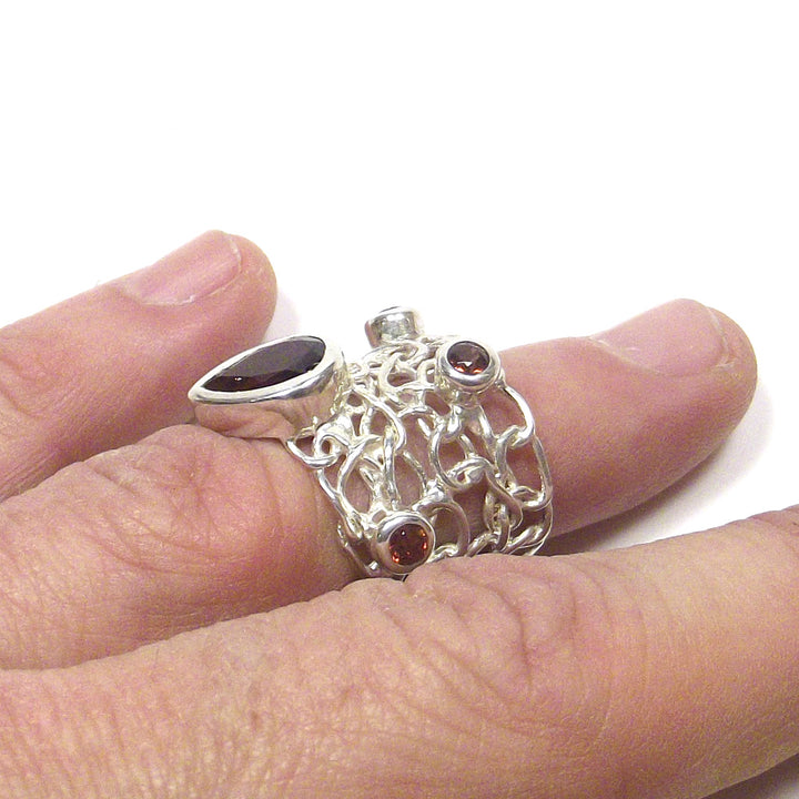 ANELLO GRANATO e argento e filigrana