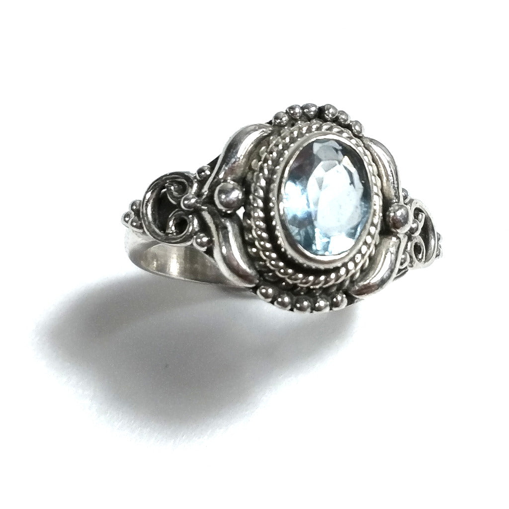 Anello con pietra in argento 925 con Topazio azzurro | GIOIELLI IN ARGENTO