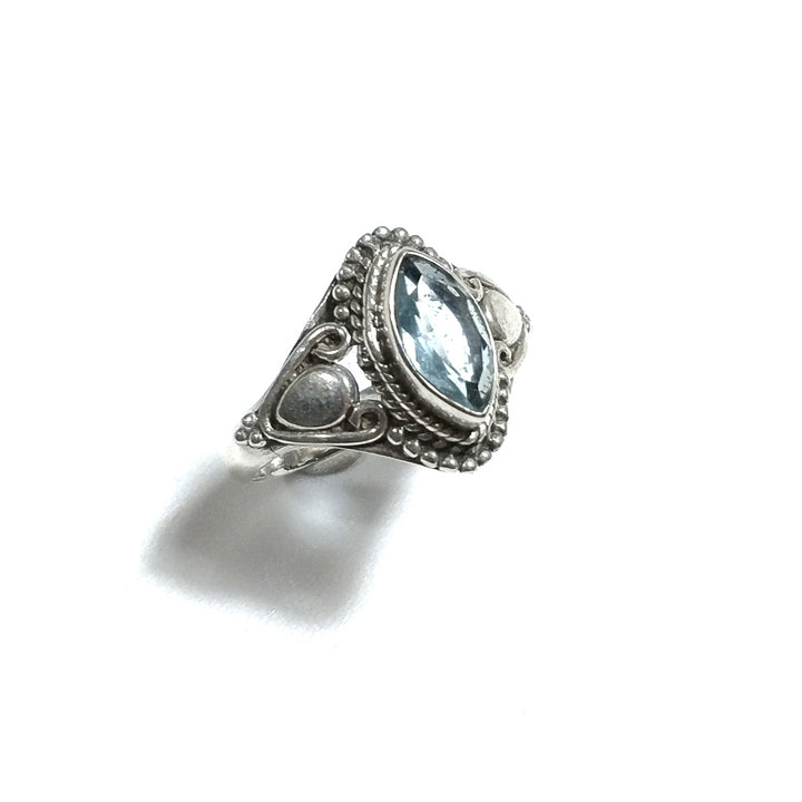 Anello con pietra in argento 925 con Topazio azzurro | GIOIELLI ETNICI