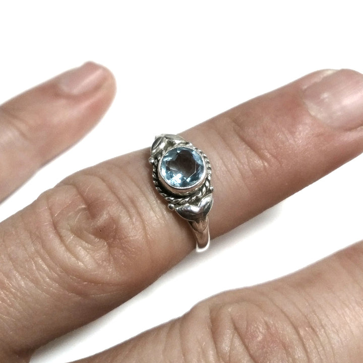Anello con pietra in argento 925 con Topazio azzurro | GIOIELLI IN ARGENTO