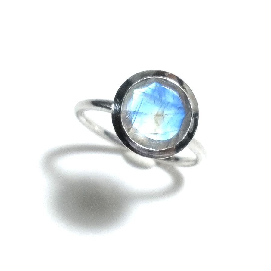 Anello con pietra in argento 925 con Pietra di Luna | GIOIELLI IN ARGENTO pomellato