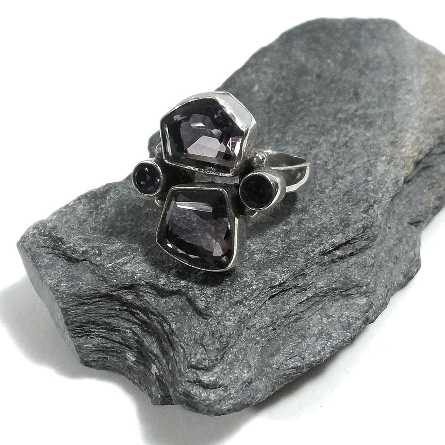 Anello con pietra in argento 925 con Ametista | GIOIELLI ARTIGIANALI