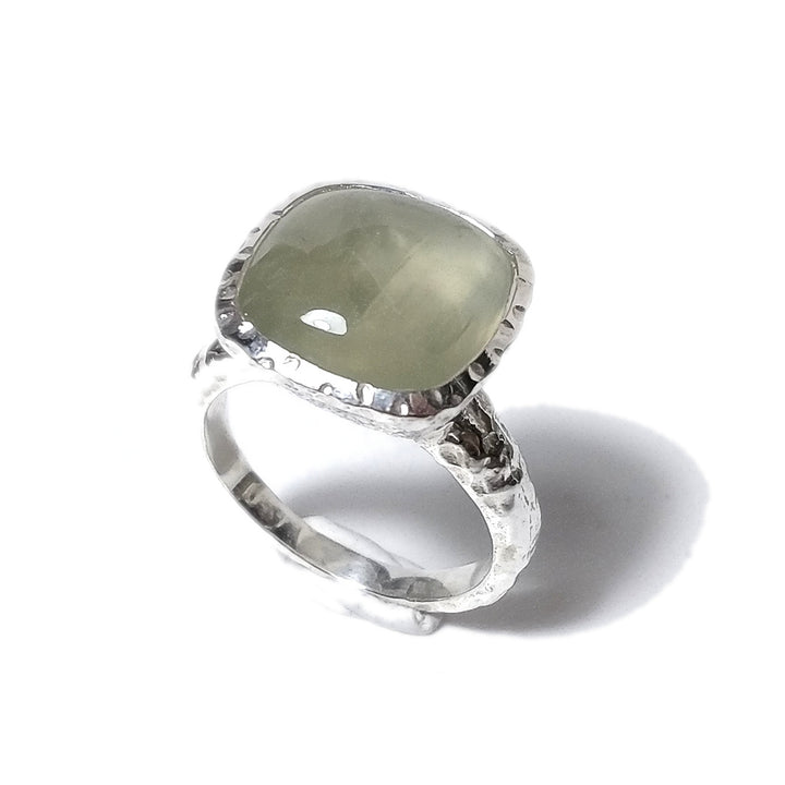 Prehnite Anello fascia martellata in argento 925 ANELLO artigianale con pietra | ANELLI ARGENTO