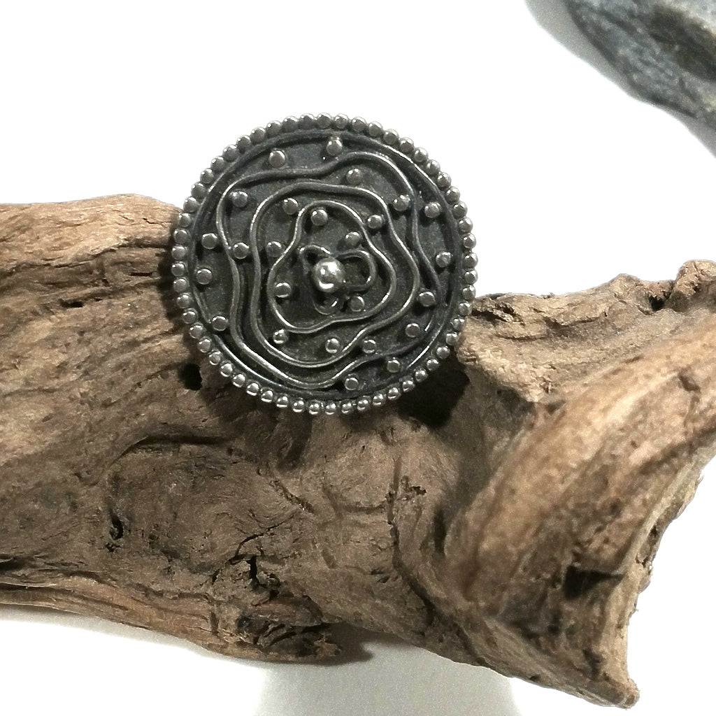 ETNICO | Anello in argento 925 grande - brunito - forma di fiore - GIOIELLI