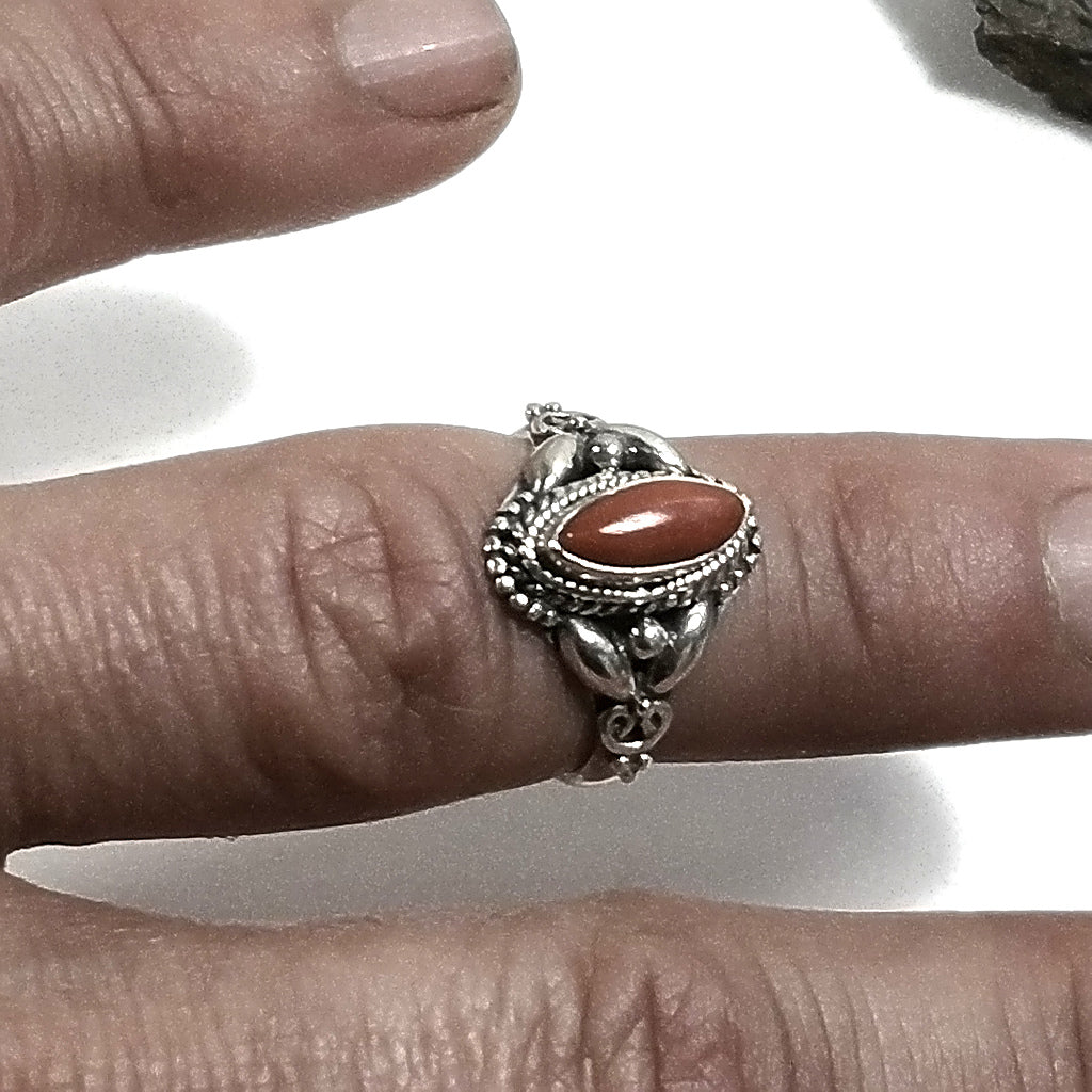 Anello con pietra in argento 925 con Corallo rosso | GIOIELLI ETNICI