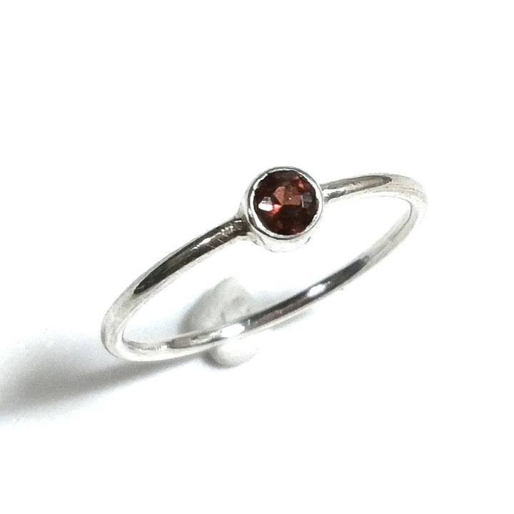 Anello fascia in argento 925 Anello con pietra Granato, Pietra di luna | ANELLI ARGENTO