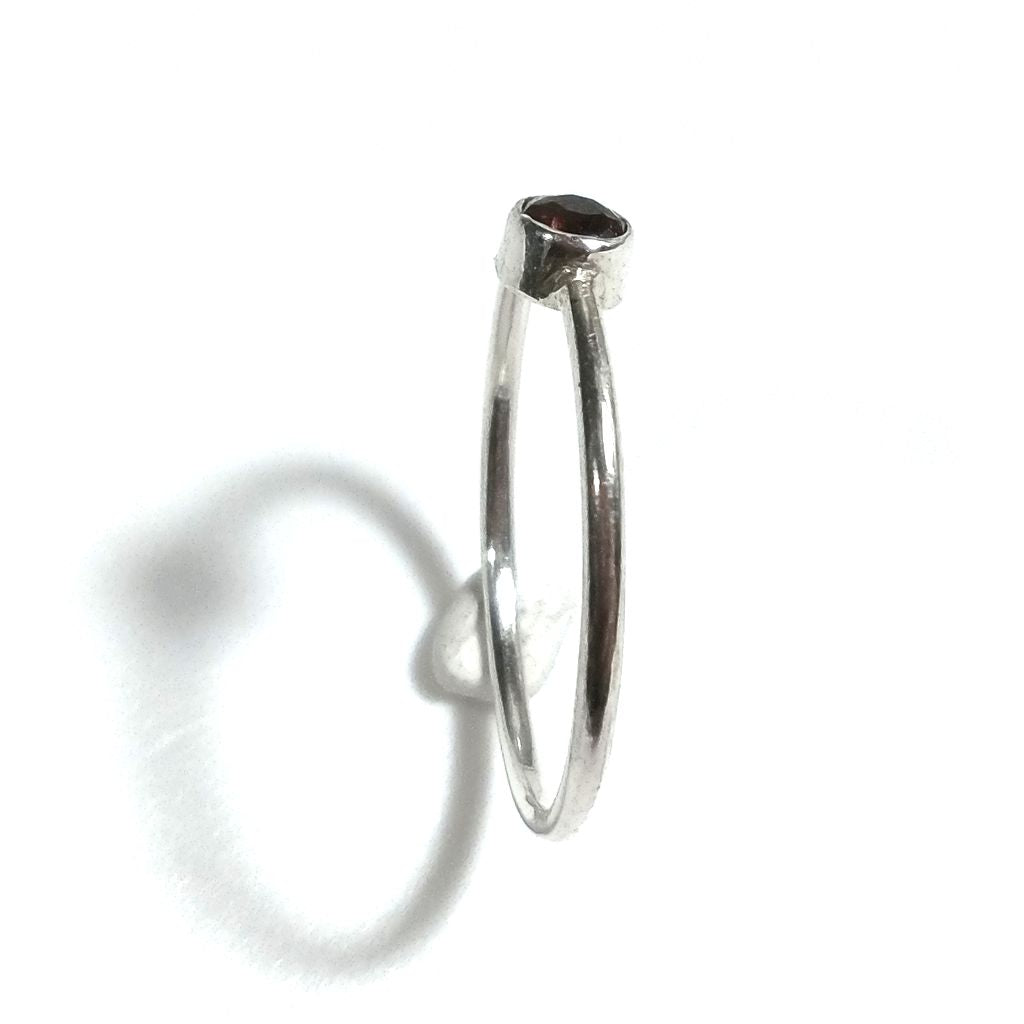 Anello fascia in argento 925 Anello con pietra Granato, Pietra di luna | ANELLI ARGENTO