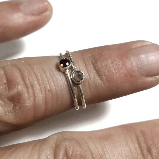 Anello fascia in argento 925 Anello con pietra Granato, Pietra di luna | ANELLI ARGENTO