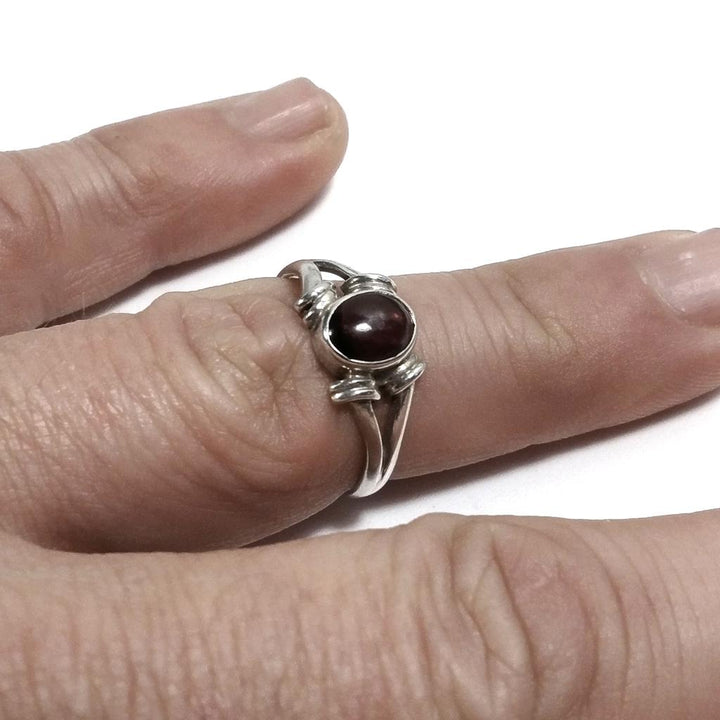 Anello con pietra in argento 925 con Granato | GIOIELLI IN ARGENTO