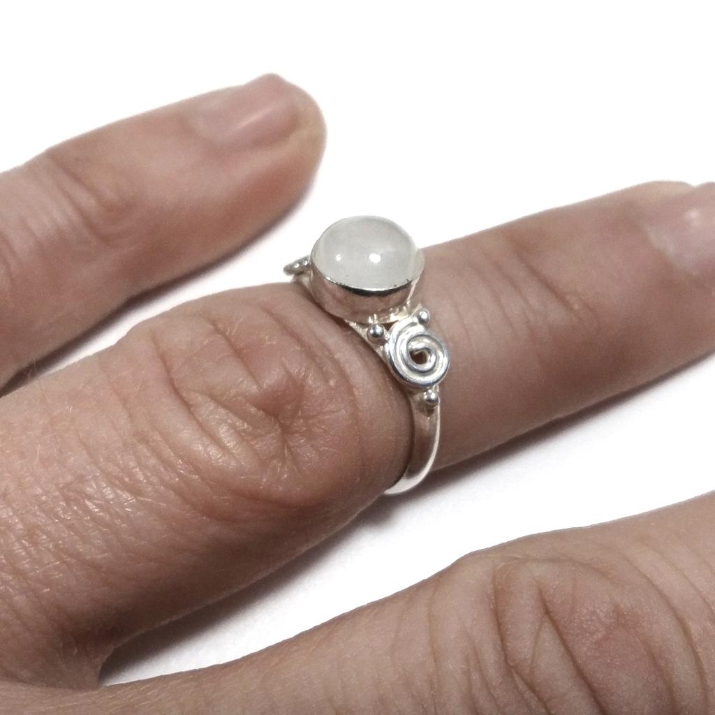 Anello con pietra in argento 925 con Pietra di luna | GIOIELLI IN ARGENTO