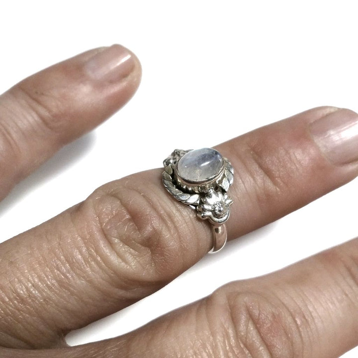Anello con pietra in argento 925 con PIETRA DI LUNA | GIOIELLI ETNICI