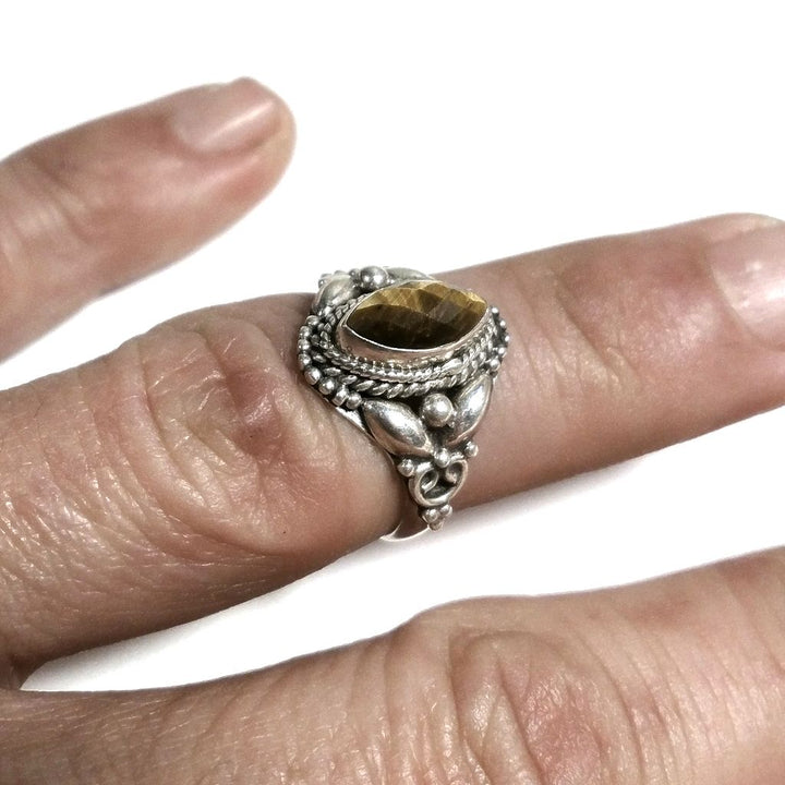 Anello con pietra in argento 925 con Topazio azzurro, Occhio di tigre | GIOIELLI ETNICI