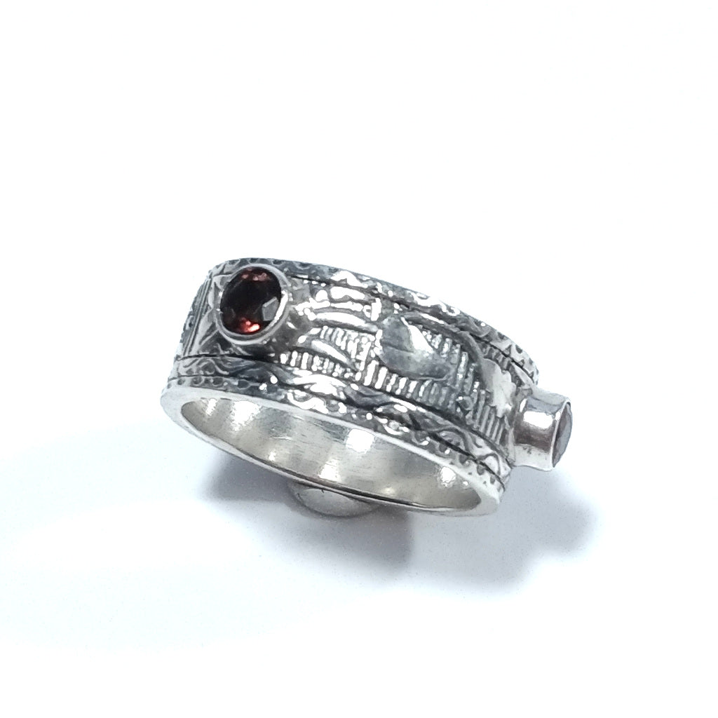 Band ring in 925 silver handcrafted Garnet RING