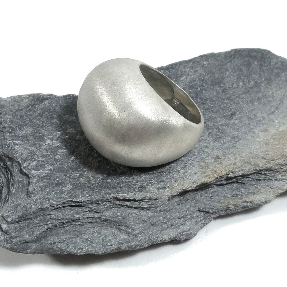 Anello con bombatura in Argento 925 | GIOIELLI ARGENTO | Gioielli contemporanei