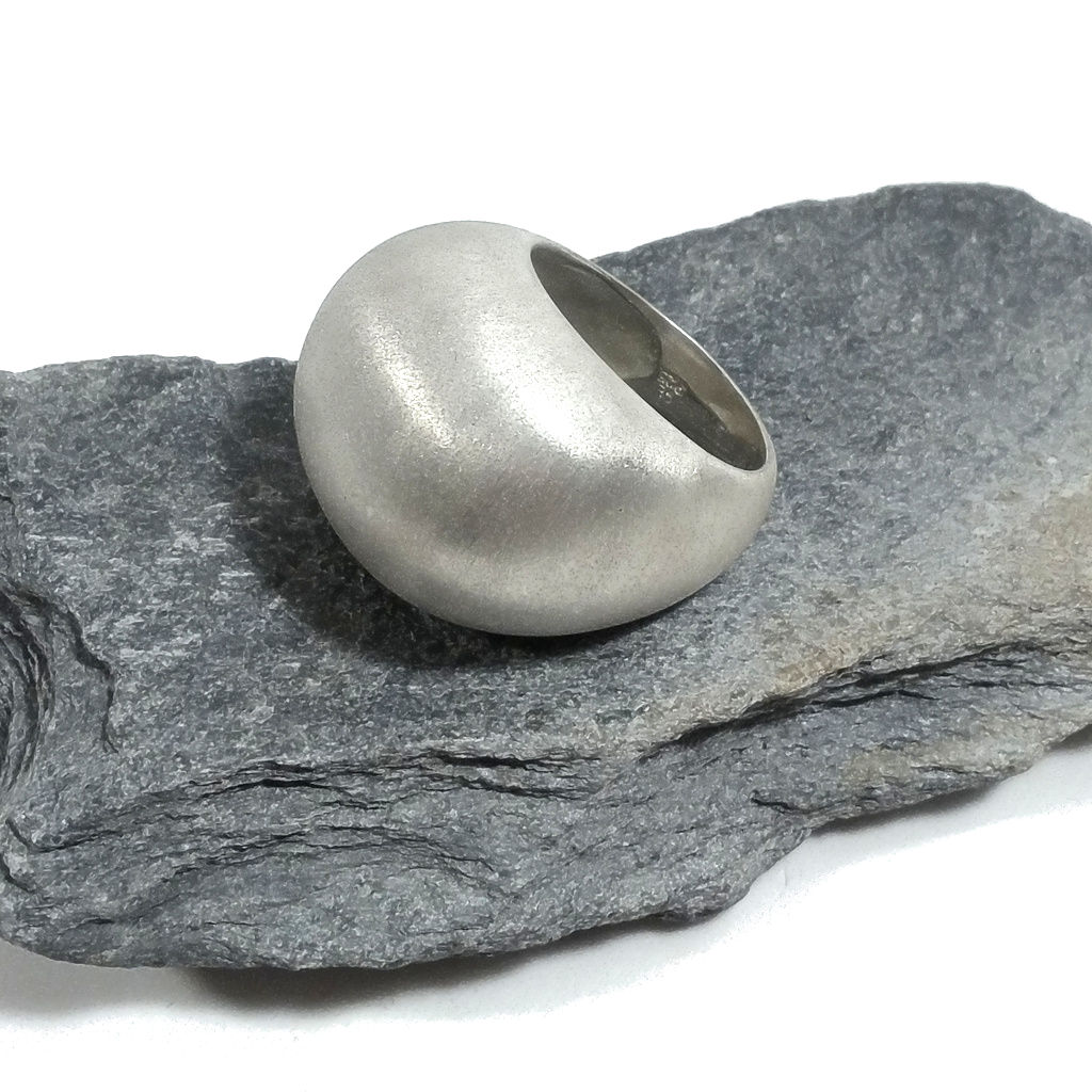 Anello con bombatura in Argento 925 | GIOIELLI ARGENTO | Gioielli contemporanei
