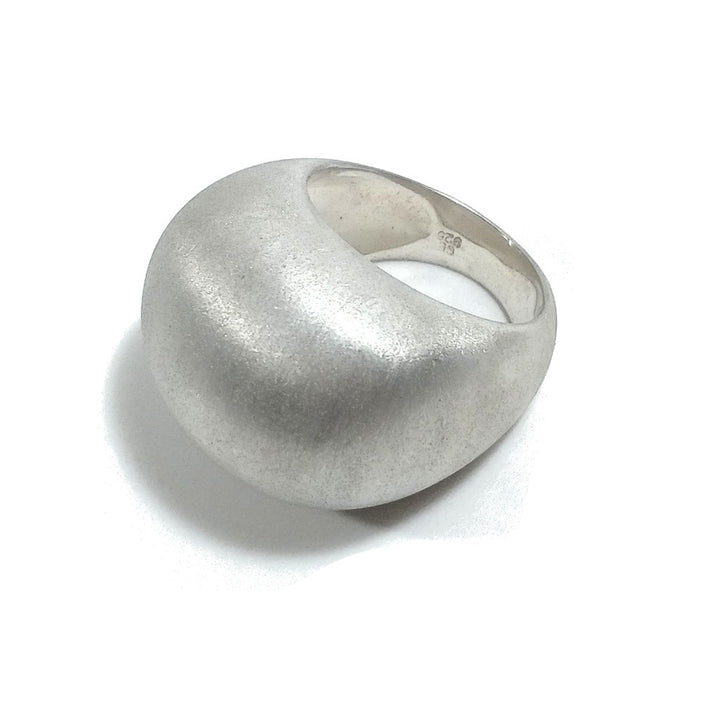 Anello con bombatura in Argento 925 | GIOIELLI ARGENTO | Gioielli contemporanei